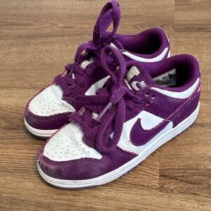 Nike Kids Sneakers in Purple and White